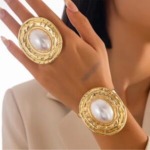 Estate Baroque Pearl Gold Cuff Set